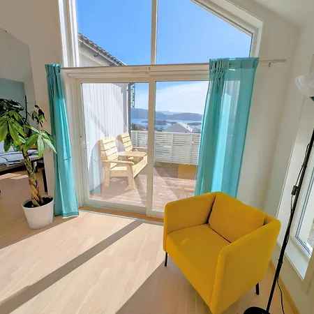 Bright Fjord View Йёрпеланн