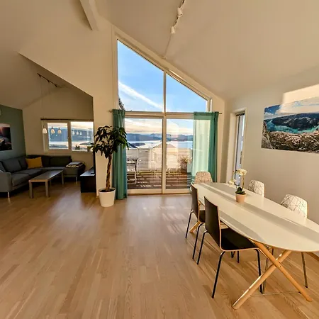 Bright Fjord View Apartment Jorpeland