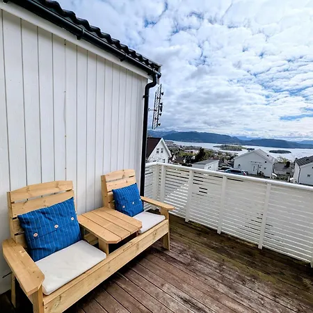 Apartment Bright Fjord View *