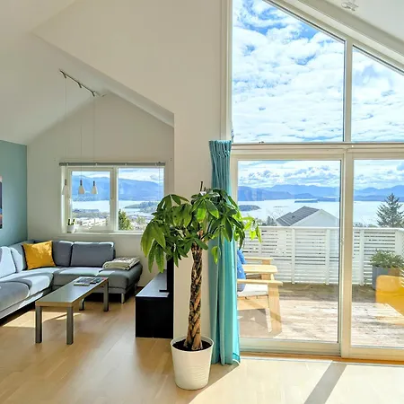Apartment Bright Fjord View *