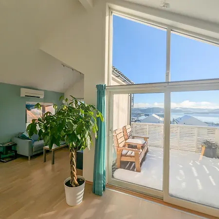 Apartment Bright Fjord View *