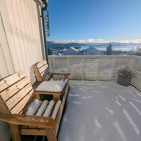Bright Fjord View Apartment