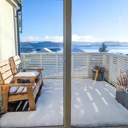 Bright Fjord View Йёрпеланн