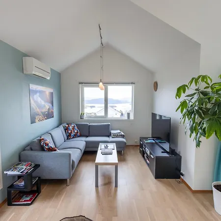 Bright Fjord View Apartment *
