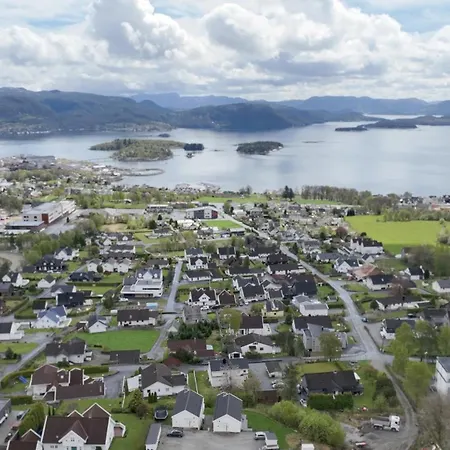 Bright Fjord View Apartment *