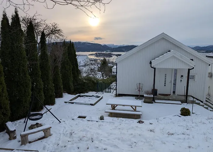 Bright Fjord View Apartment Jørpeland